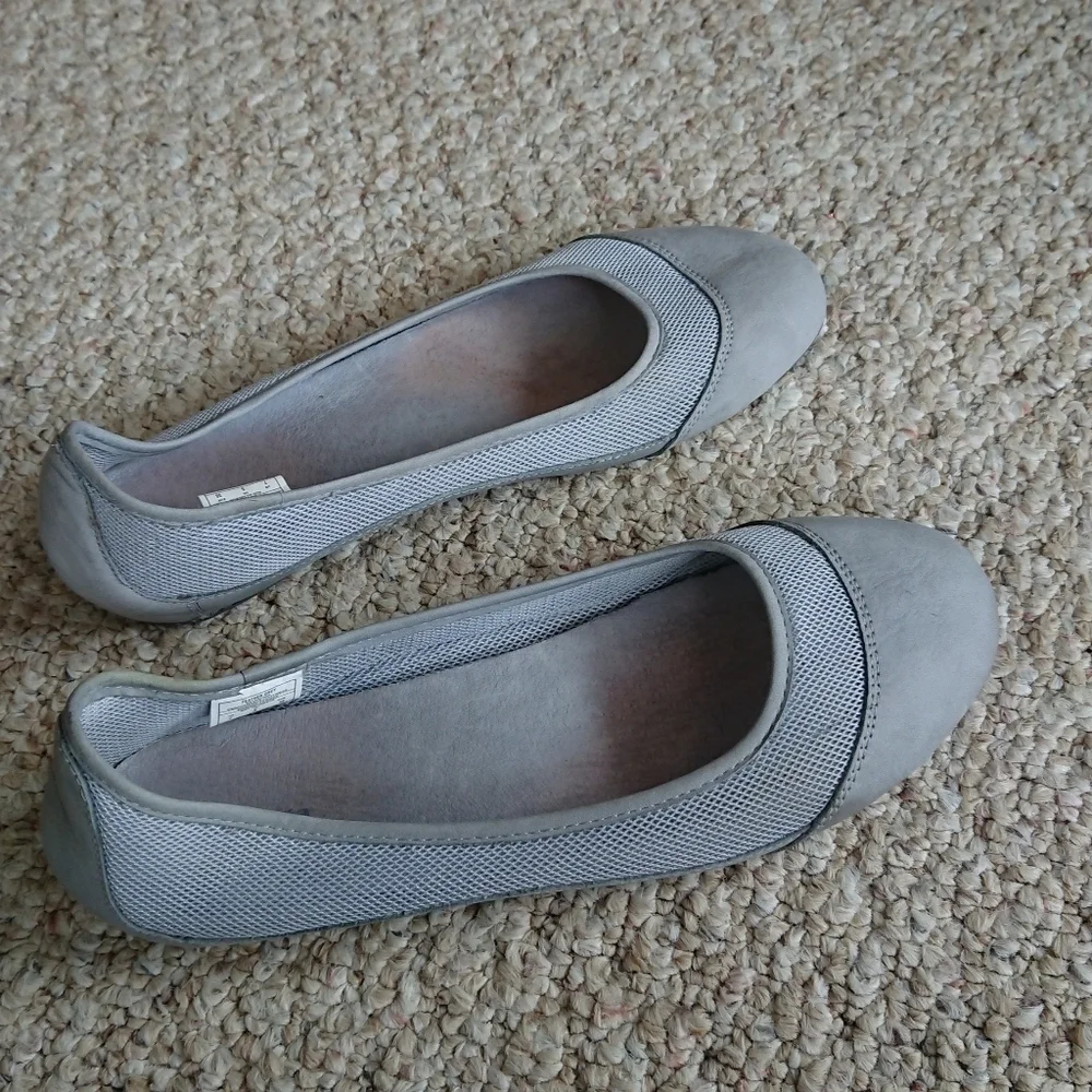 Patagonia Maha gray Breathe Black Nubuck Leather Ballet Flats size 7